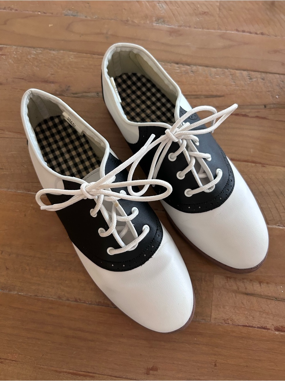 Women's Oxford Saddle Shoes - White & Black